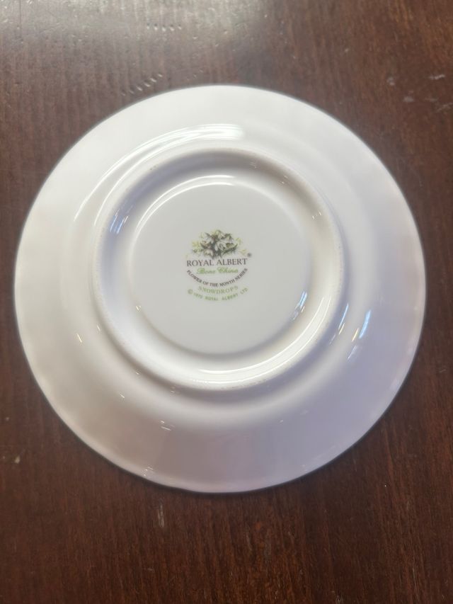 Tazza da tè Royal Albert con piattino