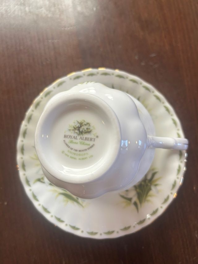 Tazza da tè Royal Albert con piattino