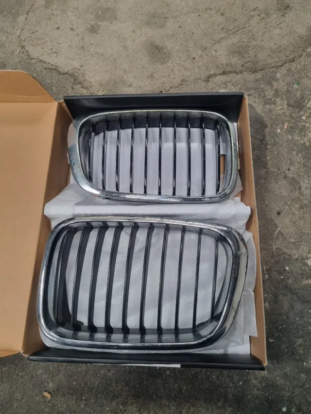 Riñones BMW Compact E46 Cromados