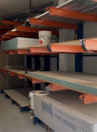 Estanterías Mecalux Cantilever y Medias
