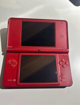 Nintendo DSi XL Roja + Accesorios