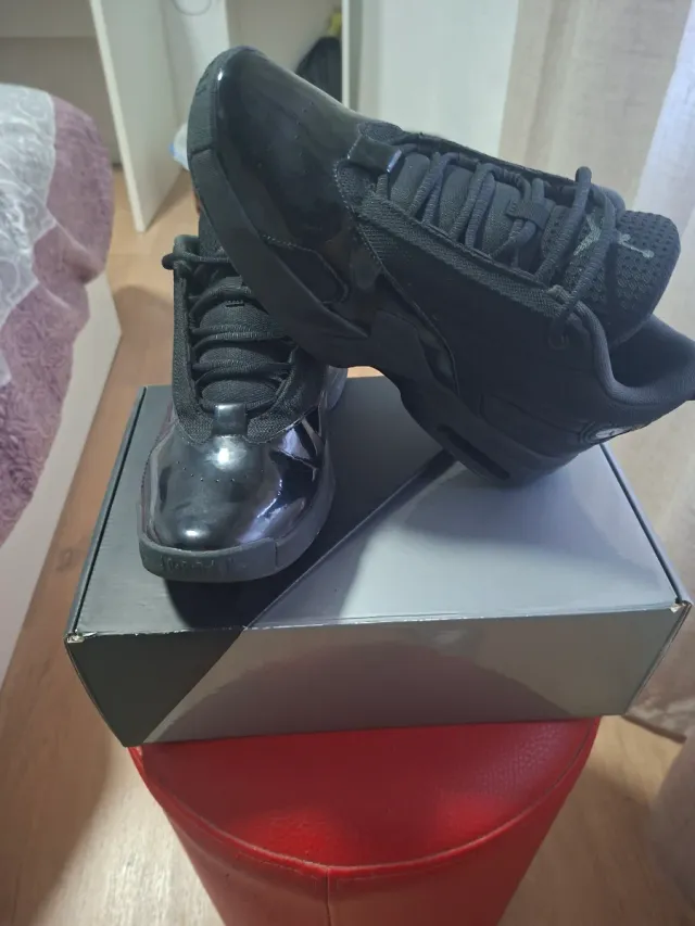 Jordan Max Aura 6 Negro