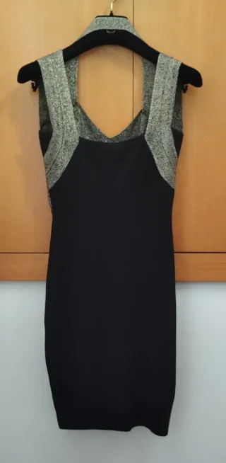 Vestido negro dorado