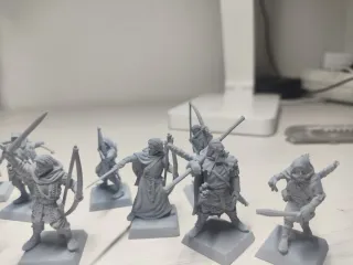 Figuras Robin Hood y Encapuchados Bretonia