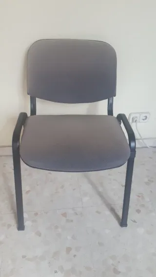 Silla de oficina gris
