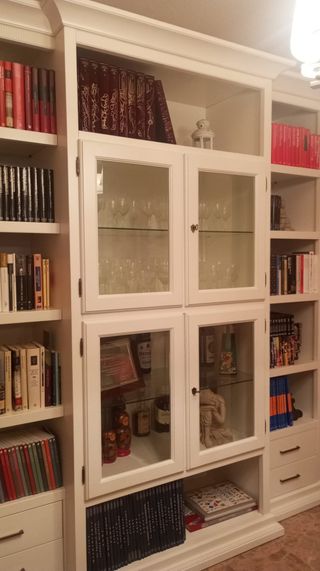 Librería vitrina madera y cristal