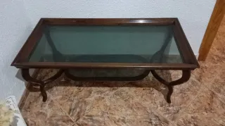 Tavolo in legno e vetro