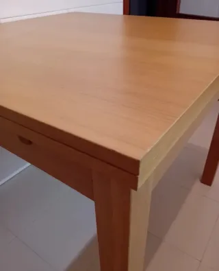 Mesa extensible IKEA madera