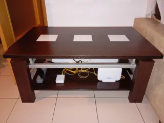 Mesa elevable madera y cristal
