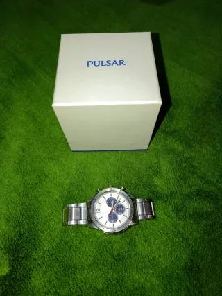 Reloj Pulsar Solar Chronograph 100M 