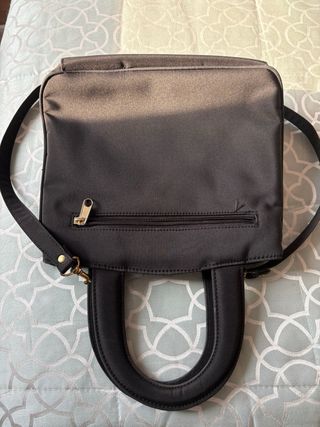 Bolso negro con logo MS
