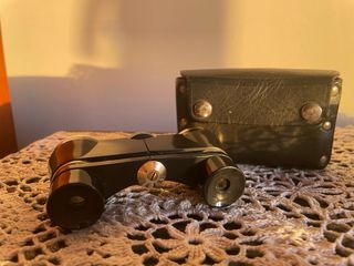 Binocolo vintage da teatro con custodia