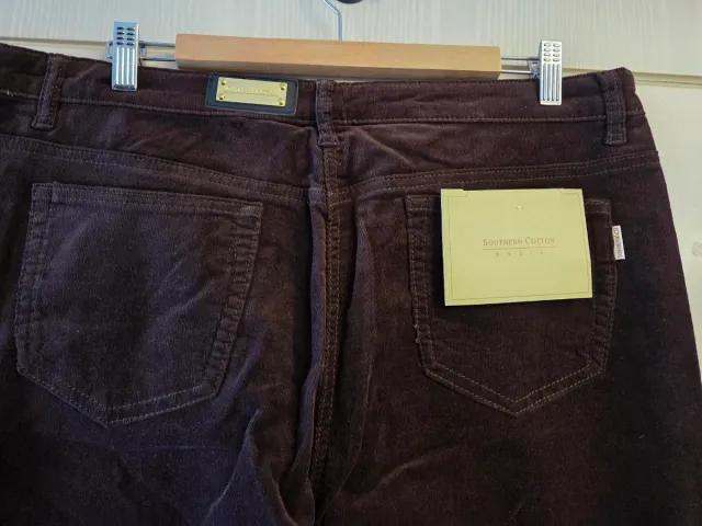 Pantalón de pana marrón oscuro T.48