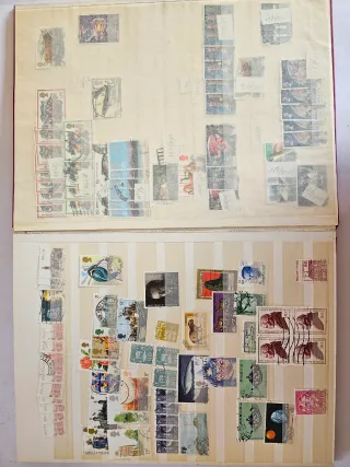 Álbum filatélico de 16 páginas con sellos variados