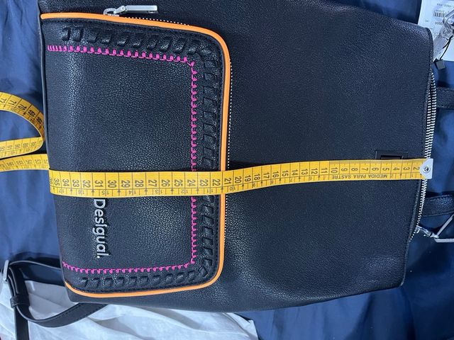 Mochila Desigual grande negra y rosa