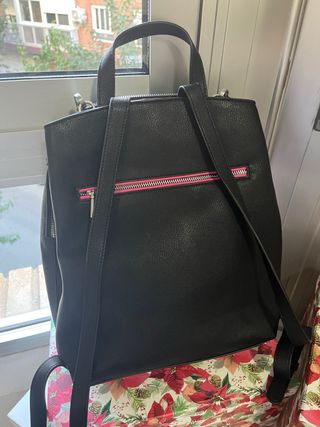 Mochila Desigual grande negra y rosa