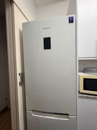 Vendo urgente por mudanza Nevera Samsung