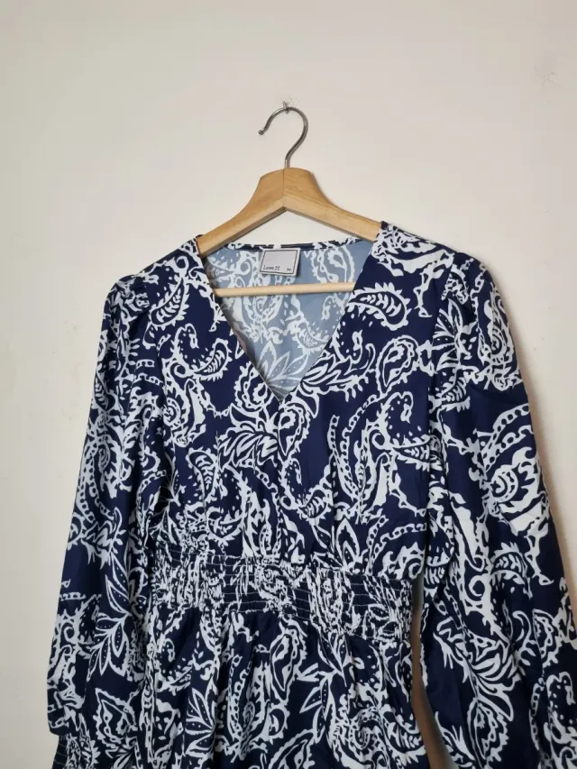 Vestido corto azul marino y blanco para mujer