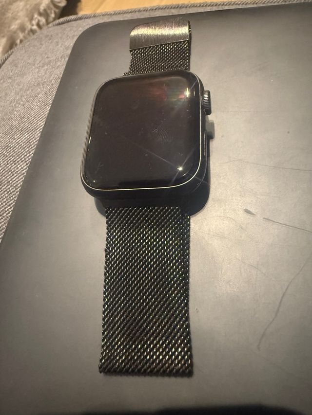 Apple Watch SE Space Gray