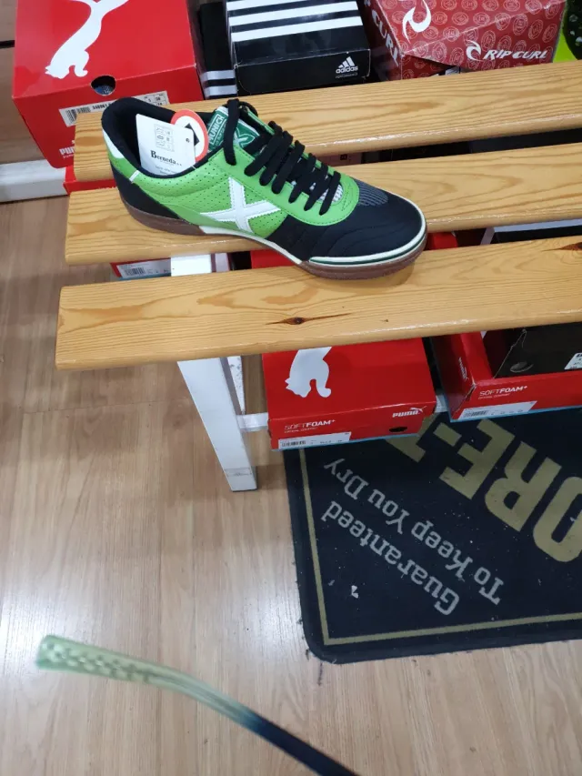 Zapatillas Munich Negras y Verdes