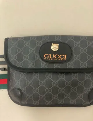 Riñonera Gucci Negra y Roja