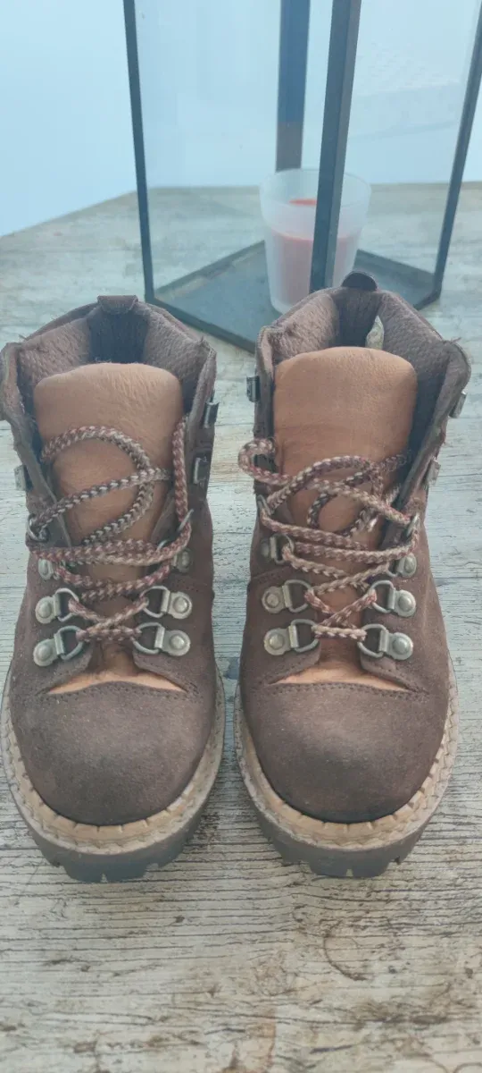 Botas de montaña mujer marrones