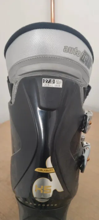 Esquís y botas de esquí