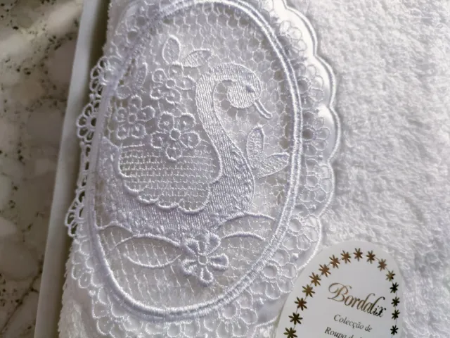 Juego de toallas bordadas cisne