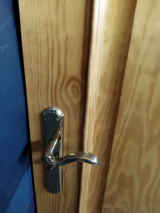 Puerta de madera interior