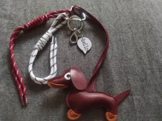 Colgante bolso perro salchicha hello