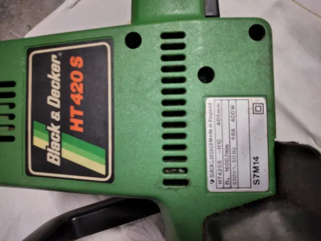 Cortasetos Black & Decker HT 420 S