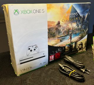 Xbox One S + 14 giochi+2 controller ecc