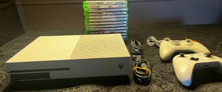Xbox One S + 14 giochi+2 controller ecc