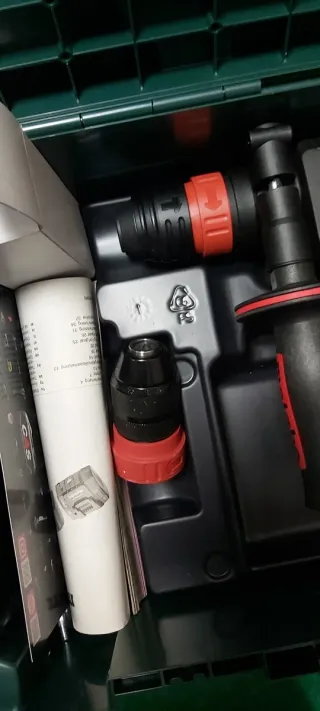 Amoladora y taladro percutor Metabo