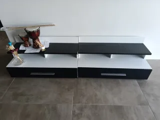 Mueble TV moderno blanco y negro