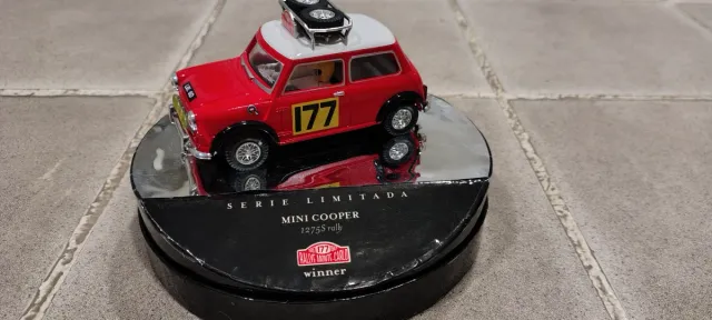 Coche Scalextric Mini Cooper Rally Serie Limitada
