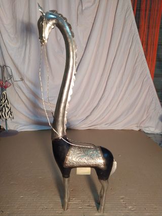 Caballo decorativo madera y latón