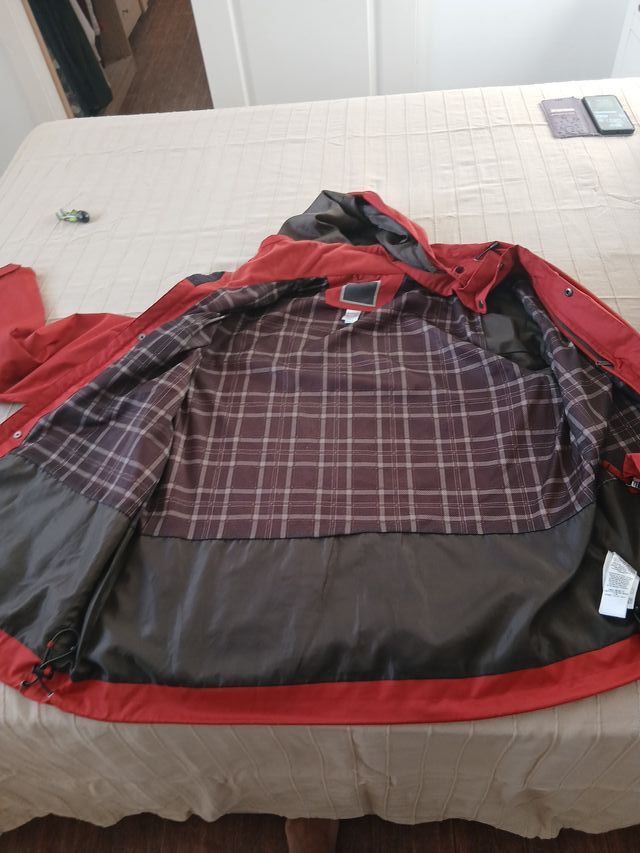Chaqueta Quechua Roja Moderna