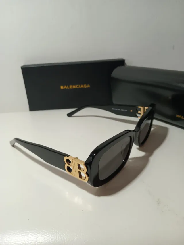 Gafas de Lujo Negras y Doradas