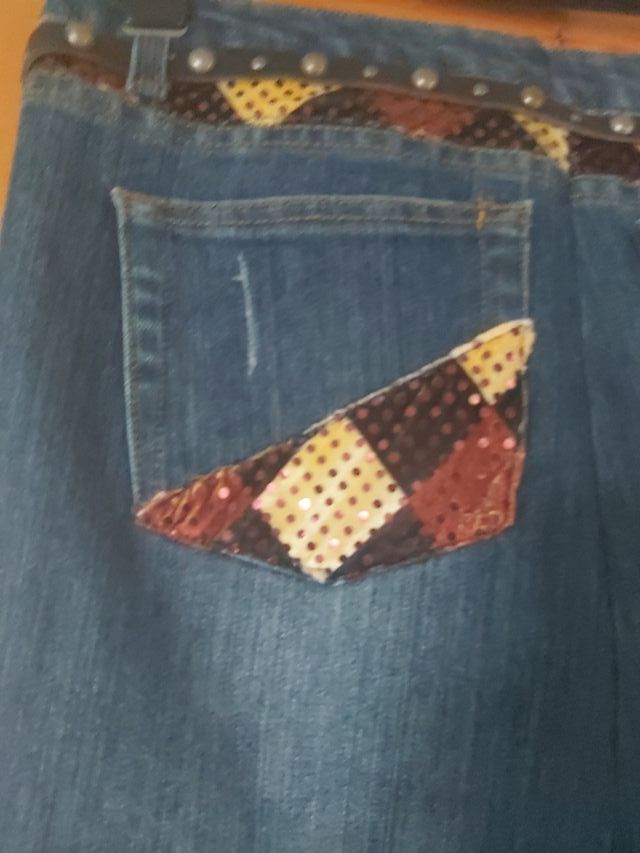 Falda vaquera larga con detalles