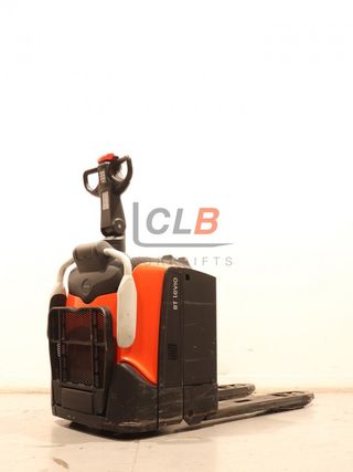 Ref. M-6520 Transpaleta Eléctrica Plataforma TOYOTA LPE 200
