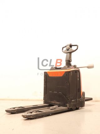 Ref. M-6520 Transpaleta Eléctrica Plataforma TOYOTA LPE 200