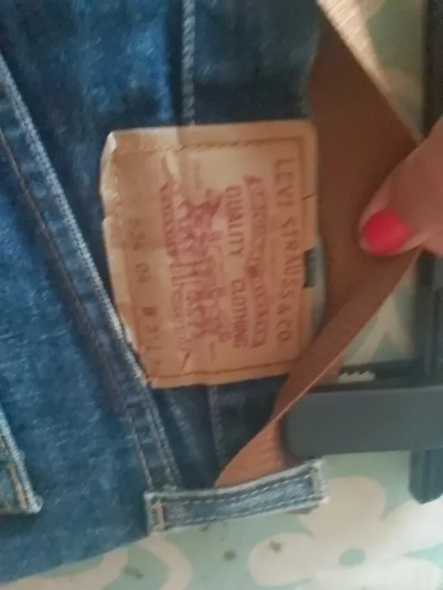 Falda vaquera con cinturón mariposa