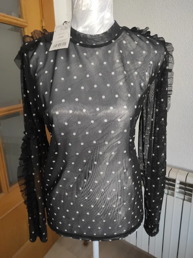 Blusa  Lunares Volantes Talla L