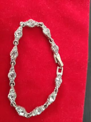 Pulsera plateada con circonitas