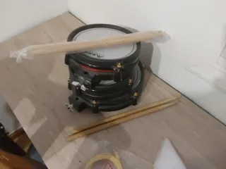 Batería Electrónica Alesis. Bongos y cajón