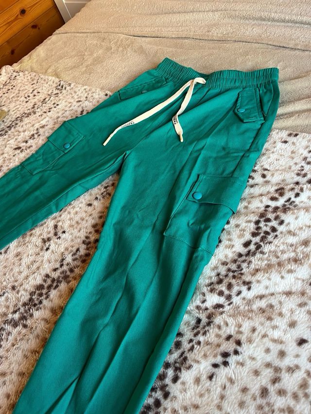 Pantalones cargo verdes
