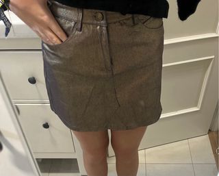 Falda metálica marrón y dorada