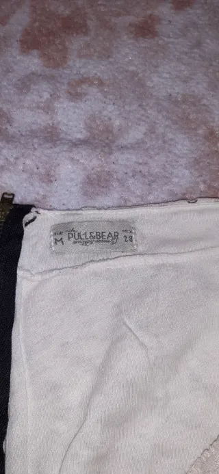 Ropa variada, blusa, pantalones cortos,...