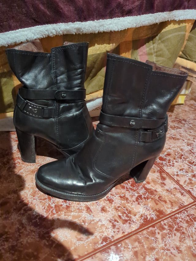 Botines tacón piel Nero Giardini Talla 39